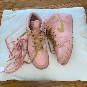 Perfect condition rare pink suede Air Jordan 1s, size 7, pink & yellow laces
